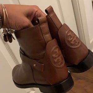 Tory Burch size 9 boots